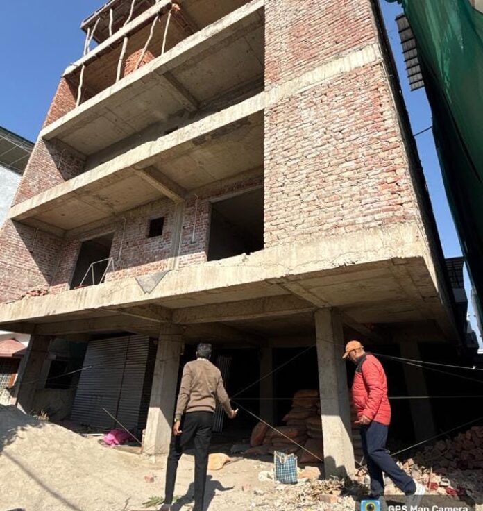 अवैध निर्माणों के विरुद्ध एमडीडीए की सख्त कार्रवाई, ध्वस्तीकरण एवं सीलिंग अभियान जारी