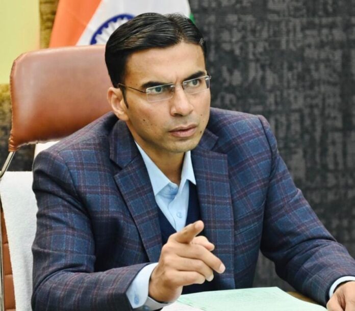 मौहल्ले के बुजुर्ग, बहु-बहनों लिए हिंसा आतंक का पर्याय बने दिव्यकांत लखेड़ा पर गूंडा एक्ट; जिला बदर