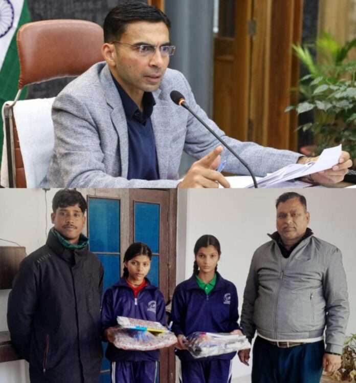 परिस्थितियों से वीरान बचपन; जरूरतमंद असहायों के अधिकारों के संरक्षण को दृढ़ संकल्प डीएम सविन ; शिक्षा की मुख्यधारा से जुड़ता सड़क पर बिखरा बचपन