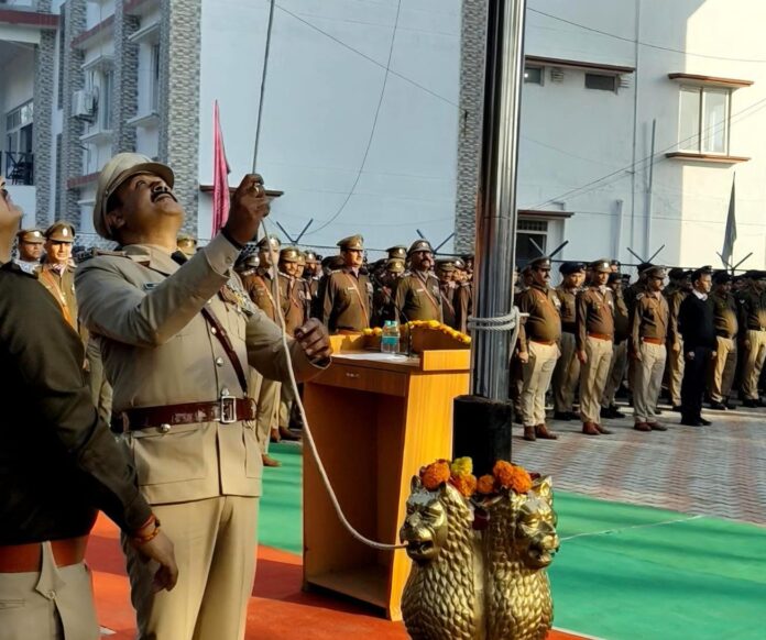 77 वे गणतंत्र दिवस के अवसर पर एसएसपी देहरादून द्वारा पुलिस लाइन देहरादून में किया ध्वजारोहण