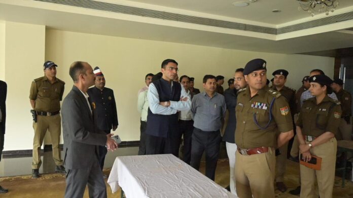 गृहमंत्री के दौरे से पहले देहरादून प्रशासन अलर्ट, डीएम सविन बंसल ने एसएसपी संग व्यवस्थाओं का किया स्थलीय निरीक्षण
