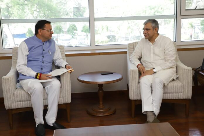 मुख्यमंत्री ने केंद्रीय मंत्री से भेंट कर रेल एवं ‘डिजिटल कुम्भ 2027’ पर की चर्चा