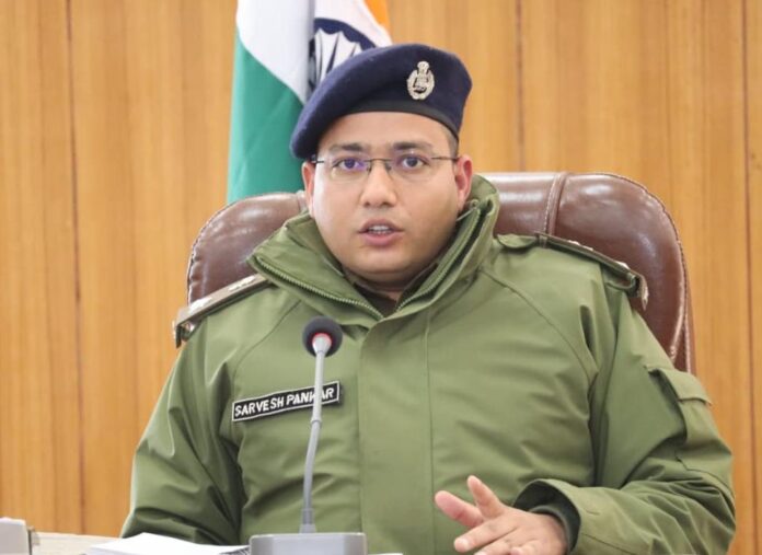 Ssp पौड़ी सर्वेश पंवार द्वारा समस्त थाना प्रभारियों की वीसी के माध्यम से ली गई गोष्ठी