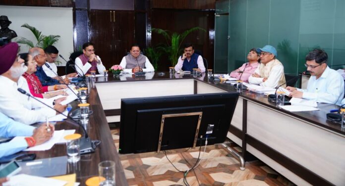 मुख्यमंत्री पुष्कर सिंह धामी ने शुक्रवार को सचिवालय में नैनीताल एवं ऊधमसिंहनगर जनपद की विभिन्न विधानसभाओं से संबंधित मुख्यमंत्री घोषणाओं की समीक्षा की