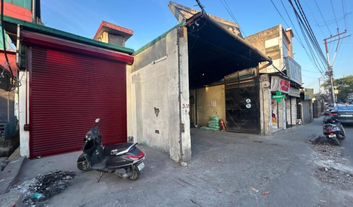 मुख्यमंत्री पुष्कर सिंह धामी का विजन हो रहा साकार, आढ़त बाजारदृतहसील चौक सड़क चौड़ीकरण परियोजना ने पकड़ी रफ्तार