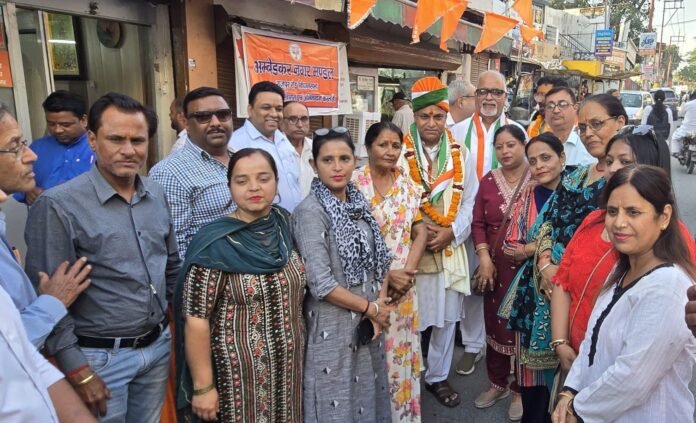 भगवान परशु राम जयंती के शुभ अवसर पर अंबेडकरनगर मंडल अध्यक्ष पंकजशर्मा तिलक रोड पर शोभा यात्रा का स्वागत कार्यक्रम आयोजित किया गया