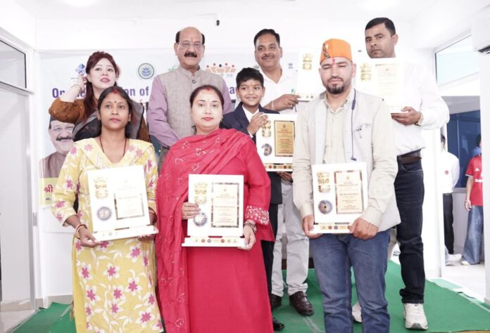 राष्ट्रीय पंचायती राज दिवस 2026 पर उत्कृष्ट योगदानकर्ताओं का सम्मान, कैबिनेट मंत्री सुबोध उनियाल ने कहा आदरणीय प्रधानमंत्री नरेंद्र मोदी के नेतृत्व में सशक्त हो रही पंचायती राज व्यवस्था, ग्राम स्वराज के संकल्प के साथ गांव-गांव तक पहुंच रहा विकास”