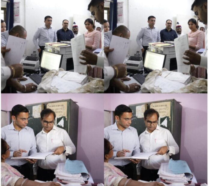 सब रजिस्टार कार्यालय विकासनगर में डीएम और चक्र निरीक्षण; पुराने विलेख पत्र रजिस्टर जब्त