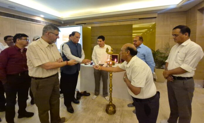 खाद्य सुरक्षा मानकों पर सख्ती, होटल संचालकों को किया जागरूक एफएसएसएआइ मानकों और हाइजीन रेटिंग पर दी जानकारी