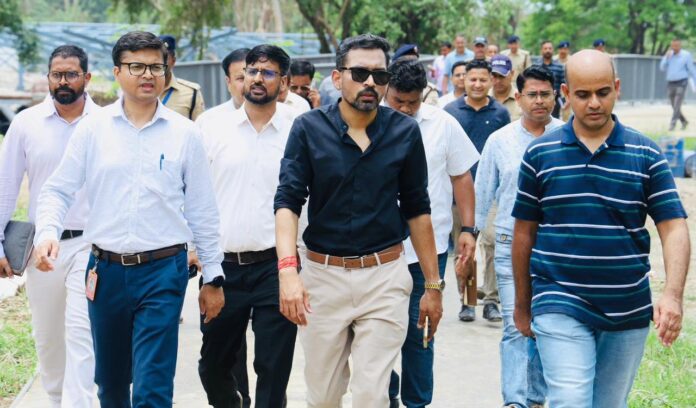 राष्ट्रपति दौराः ग्राउंड जीरो पर उतरे डीएम, ‘आशियाना’ और ’निकेतन’ का स्थलीय निरीक्षण कर परखीं व्यवस्थाएं