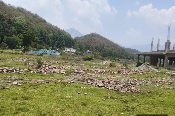 एमडीडीए की सख्ती : अवैध कॉलोनी बसाने की कोशिश नाकाम, विकासनगर तहसील अंतर्गत रेतीवाला क्षेत्र में दोबारा की गई ध्वस्तीकरण कार्रवाई