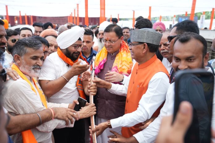 खेत बचाओ अभियान’ का शुभारंभ, केंद्रीय कृषि मंत्री एवं मुख्यमंत्री का भव्य स्वागत