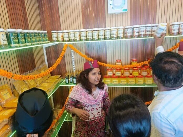 हरिद्वार में खुला उत्तराखंड का पहला “हिलांस” रिटेल आउटलेट, महिला समूहों के उत्पादों को मिलेगा स्थायी बाजार