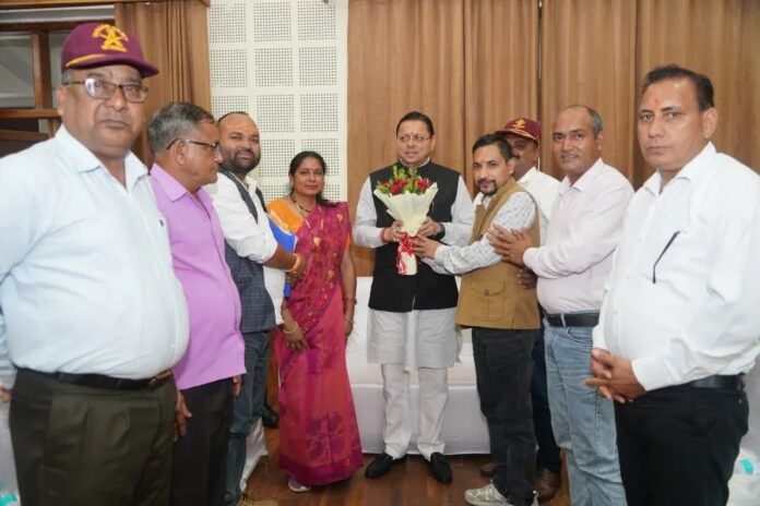 मुख्यमंत्री से मुलाकात का असर : धाकड़ धामी का धाकड़ एक्शन, सैनिकों के गांव लुठियाग की 21 साल पुरानी सड़क मांग पर एक घंटे में कार्रवाई, 15 दिन में मांगी रिपोर्ट