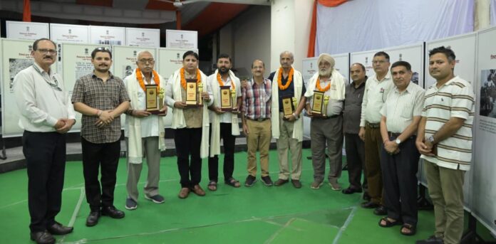 स्वतंत्रता दिवस की पूर्व संध्या पर दून लाइब्रेरी में लगी ‘विभाजन की विभीषिका’ पर विशेष फोटो प्रदर्शनी