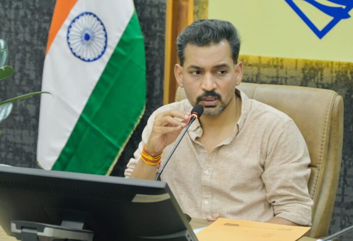 एसआईआर कार्य में पारदर्शिता एवं शुद्धता के साथ करें नोटिसों की सुनवाईः डीएम