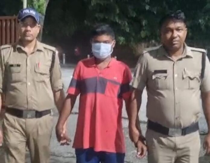 पाठल से वार कर पत्नी की हत्या करने वाले अभियुक्त को दून पुलिस ने किया गिरफ्तार