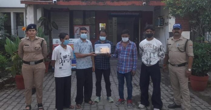 एम्स किच्छा में नौकरी दिलाने के नाम पर ठगी करने वाले 05 अभियुक्तो को दून पुलिस ने किया गिरफ्तार