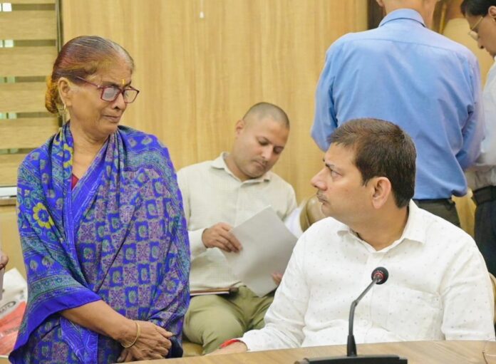 सरकारी भूमि पर कब्जे और प्लॉटिंग की शिकायत पर जांच के निर्देश, जन समाधान दिवस में 137 से अधिक फरियाद