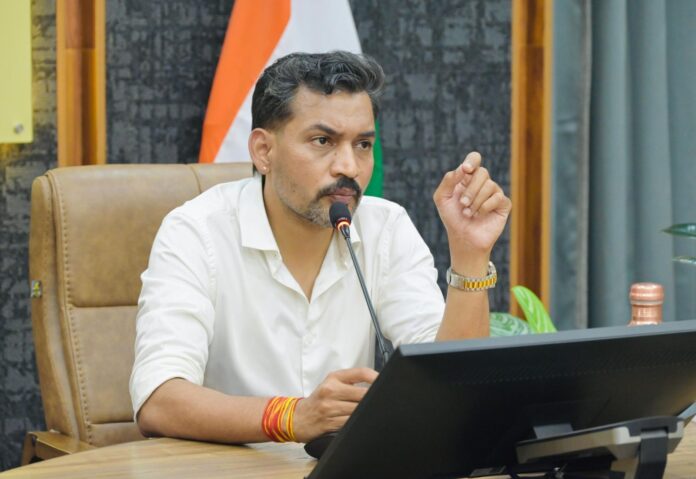 बारिश से क्षतिग्रस्त सड़कों को लेकर प्रशासन सख्त, देहरादून के प्रमुख एवं आंतरिक मार्गों का होगा स्थलीय निरीक्षण