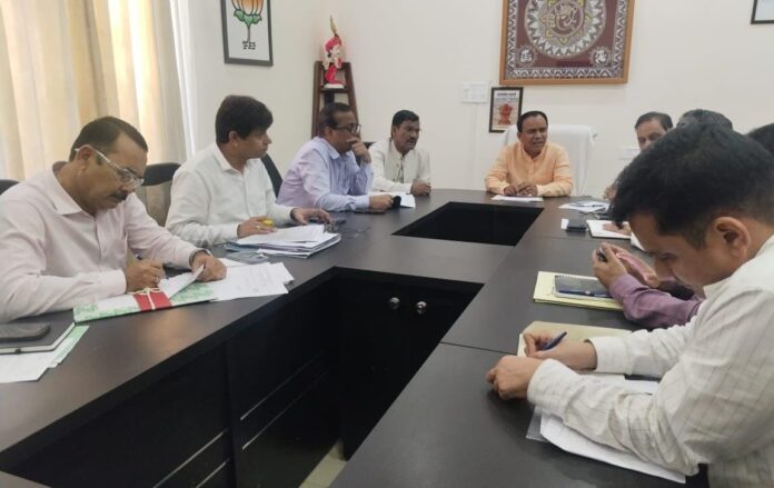 आपदा प्रभावित परिवारों के क्षति का आंकलन करेगी उच्च स्तरीय टीम: डॉ धन सिंह रावत