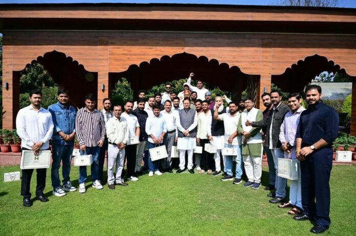 हरियाणा के युवाओं ने मुख्यमंत्री से साझा किए उत्तराखण्ड भ्रमण के अनुभव