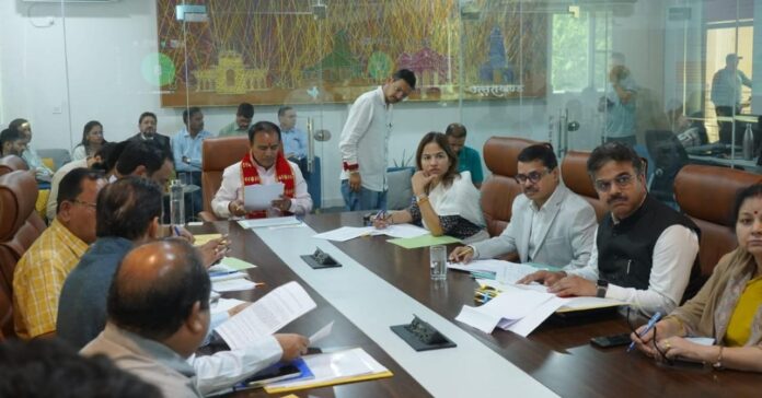 शैक्षिक भ्रमण पर भेजे जायेंगे मेधावी छात्र-छात्राएंः डाॅ. धन सिंह रावत