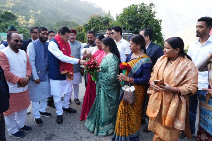 विधानसभा सत्र के लिए गैरसैंण आगमन पर मुख्यमंत्री पुष्कर सिंह धामी का भव्य स्वागत